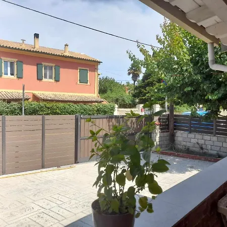 Apricot Garden Holiday home *